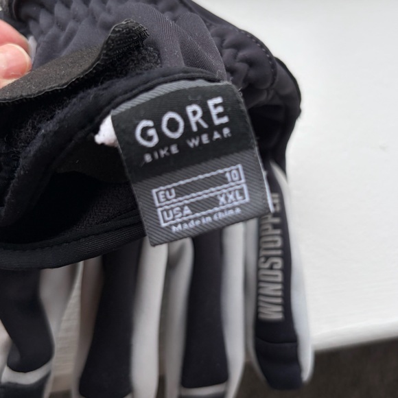 Gore Bike Wear Black and White Men's Gore Tex Gloves with Wool Arm Warmers - Picture 2 of 5